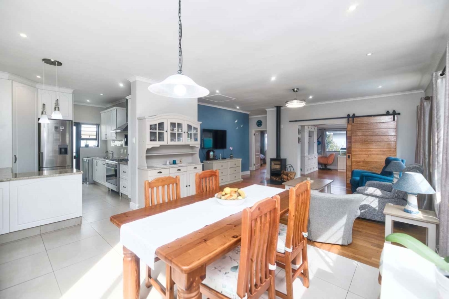 4 Bedroom Property for Sale in Voelklip Western Cape